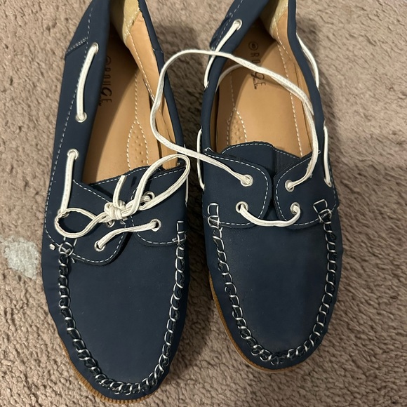 Shoes - Picture 4 of 4